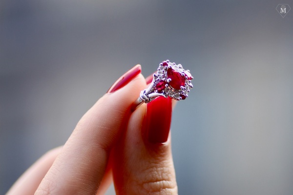 Nos histoires Bague de fiançailles rubis et diamants