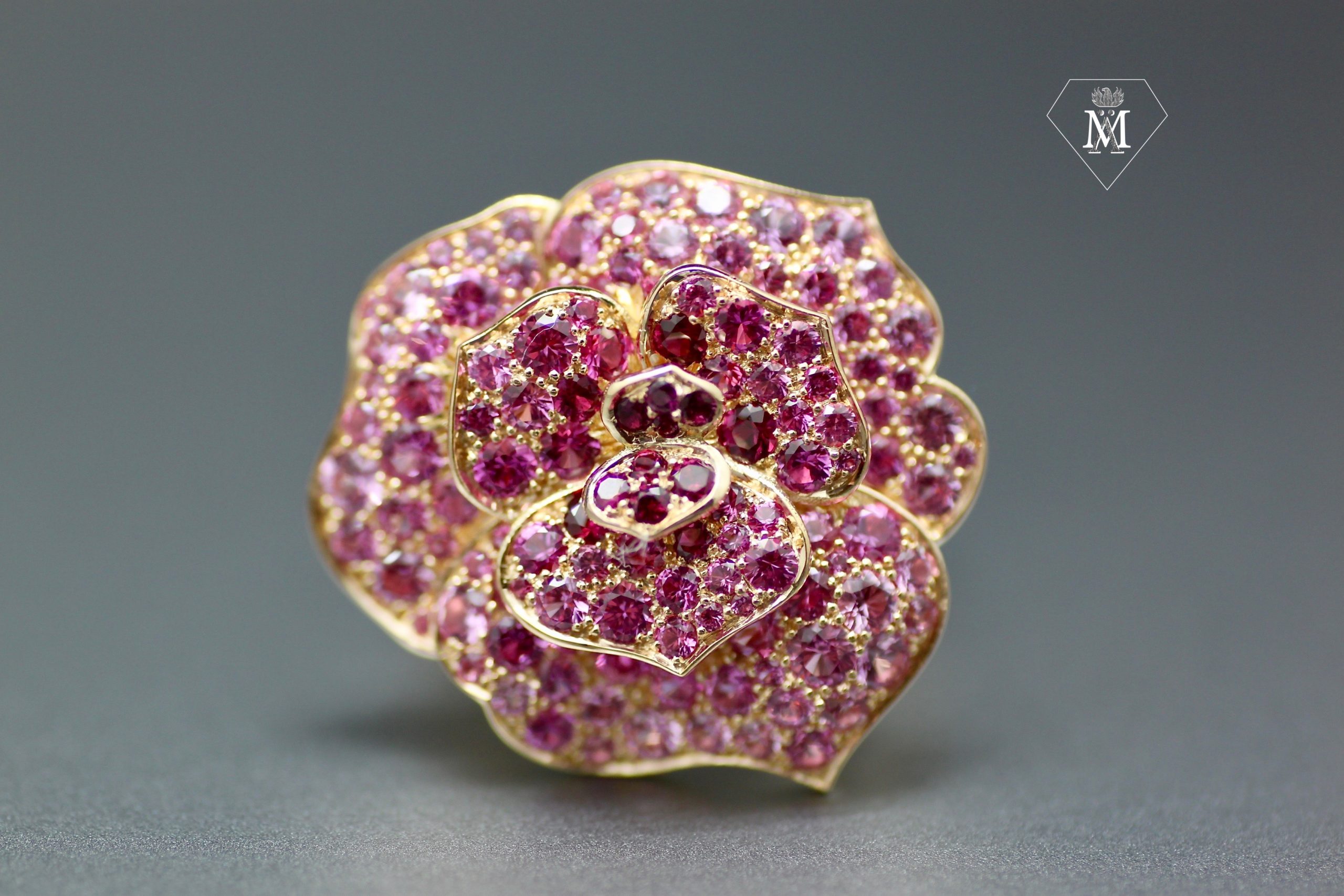Bague de fiançailles très originale||