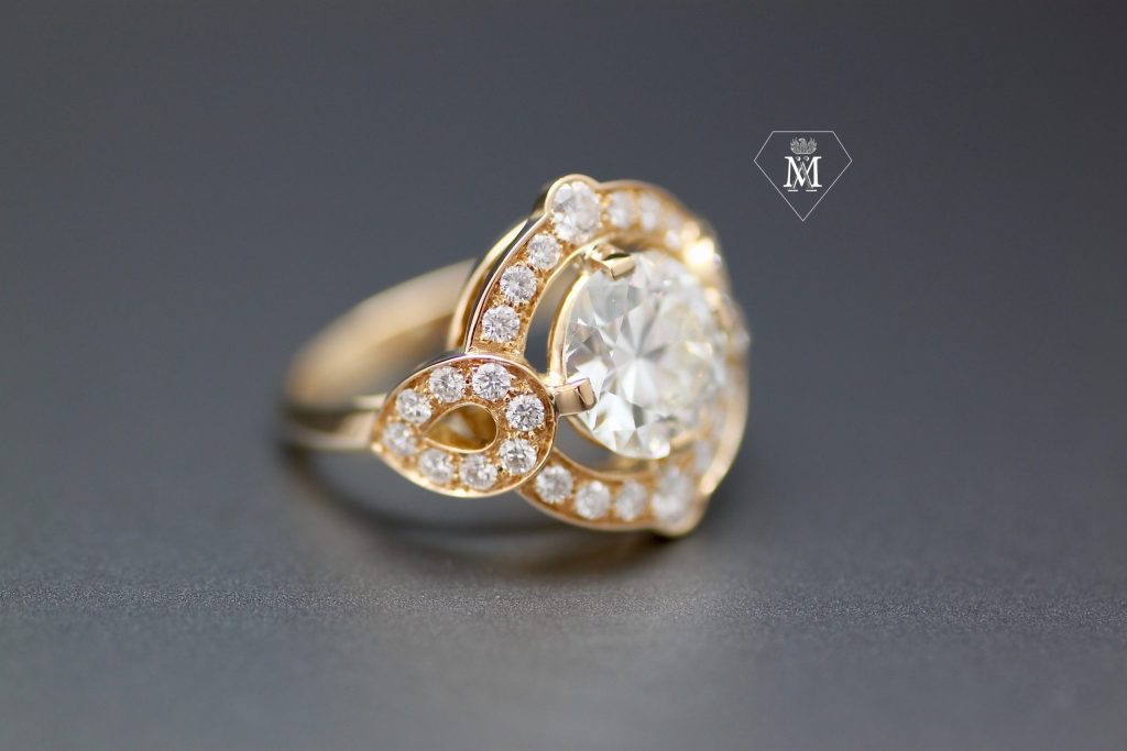 Bague diamant et or jaune||Bague de fiançailles diamants et or jaune by l'Atelier MÄHLER