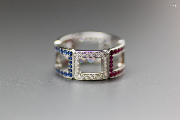 Bague d'anniversaire de mariage avec saphirs