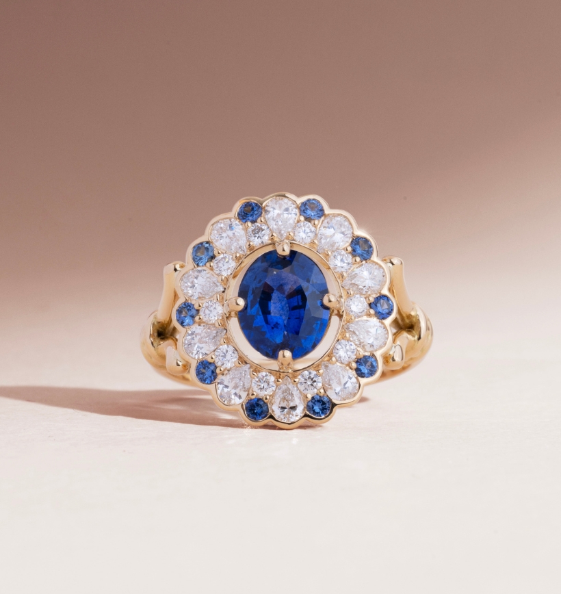 Bague marguerite saphir peacock_face